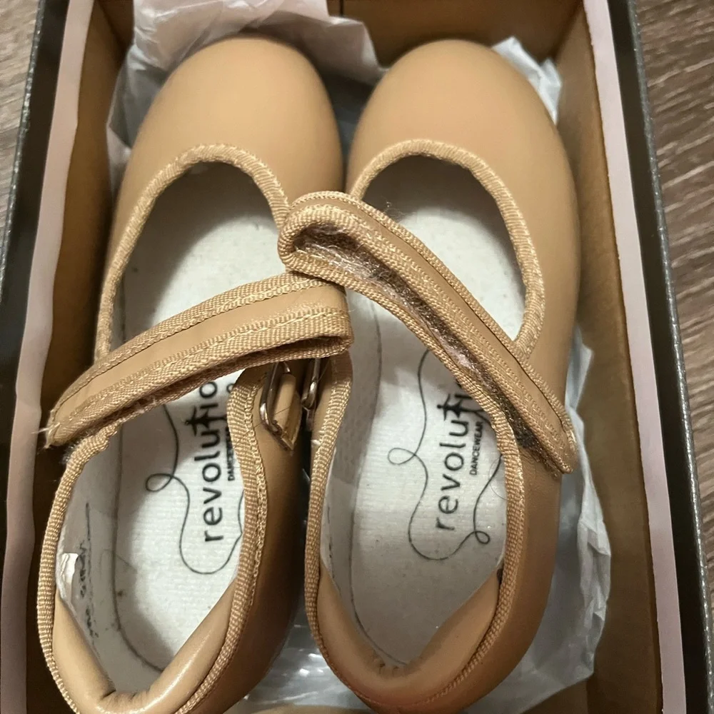 Revolution Dancewear Kids Tan Tap Shoes size 1 (11-12 street size)